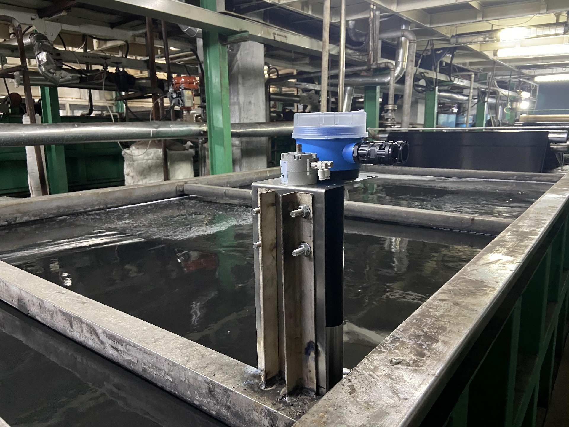 DMF在線折光儀在皮革行業(yè)濕法工藝實際應(yīng)用 DMF在線折光儀在皮革行業(yè)濕法工藝實際應(yīng)用